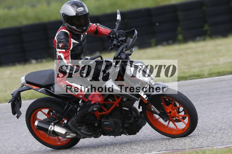 /Archiv-2025/09 22.04.2025 Cornu Master School ADR/gruen-vert/36